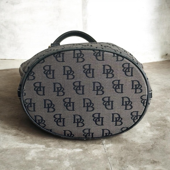 Authentic Dooney & Bourke Monogram Black Grey Bucket Bag - Picture 5 of 14